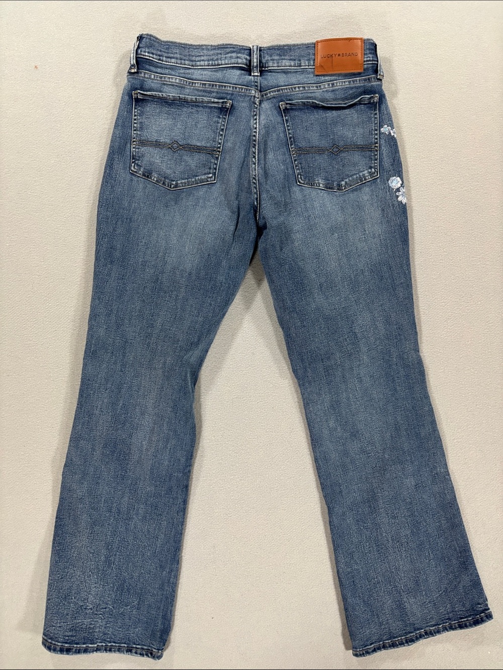 Lucky Brand Blue Flare Jeans with Light Floral Embroidery 10/30 - Picture 9 of 9